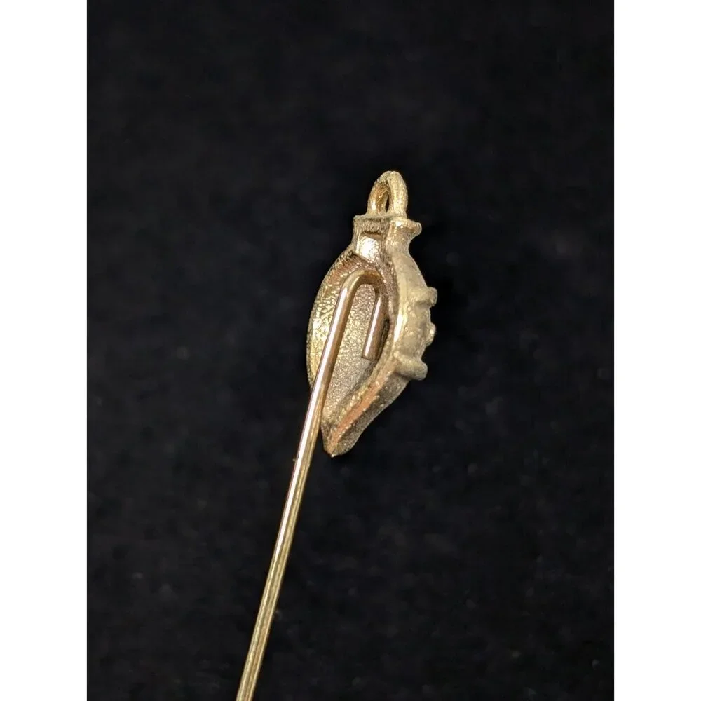 Vintage Gold Tone‎ Filigree Christmas Ornament Stick Pin